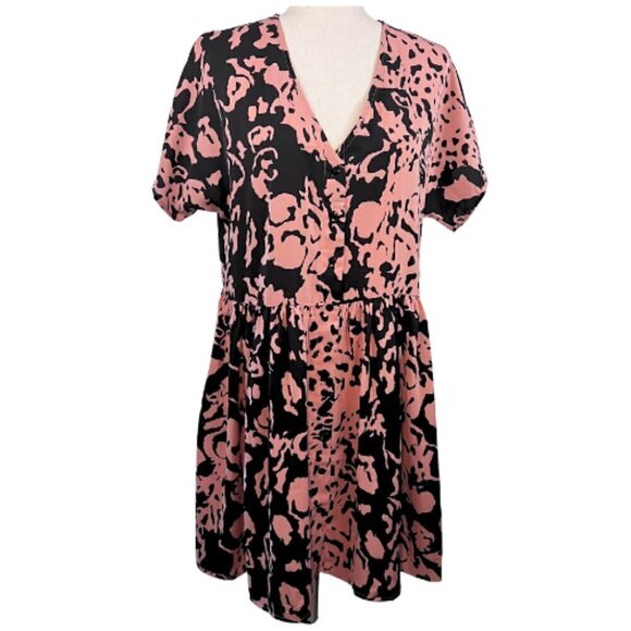 URBAN THREADS Oversized Button Down Smock Dress Pink & Black Abstract Size 6 - Picture 2 of 10